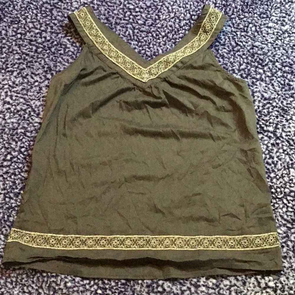 Banana republic embroidered top